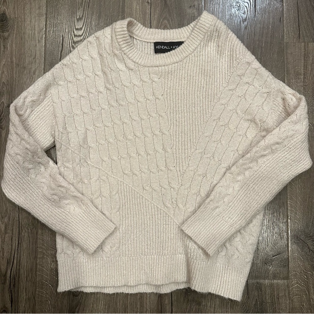 Kendall + Kylie Crew Neck Sweater Women’s Winter White Cream Cable Knit Slouchy
